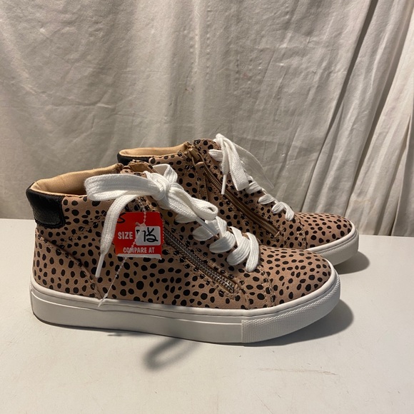 Universal Thread Shoes - Universal Thread cheetah print ankle high shoes  laceup & side zipper 7.5 NWT